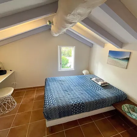 San Antonu, Santa Giulia Villa