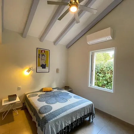 Villa San Antonu, Santa Giulia Porto Vecchio