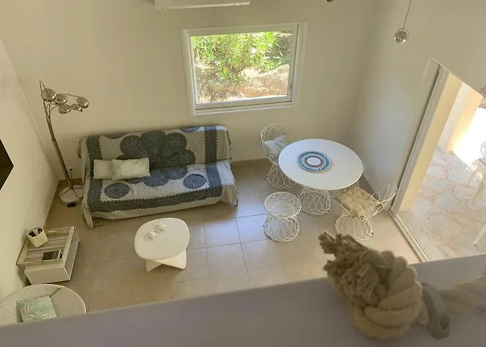 Villa San Antonu, Santa Giulia *