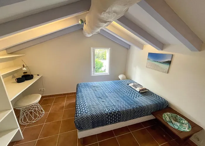 San Antonu, Santa Giulia Villa